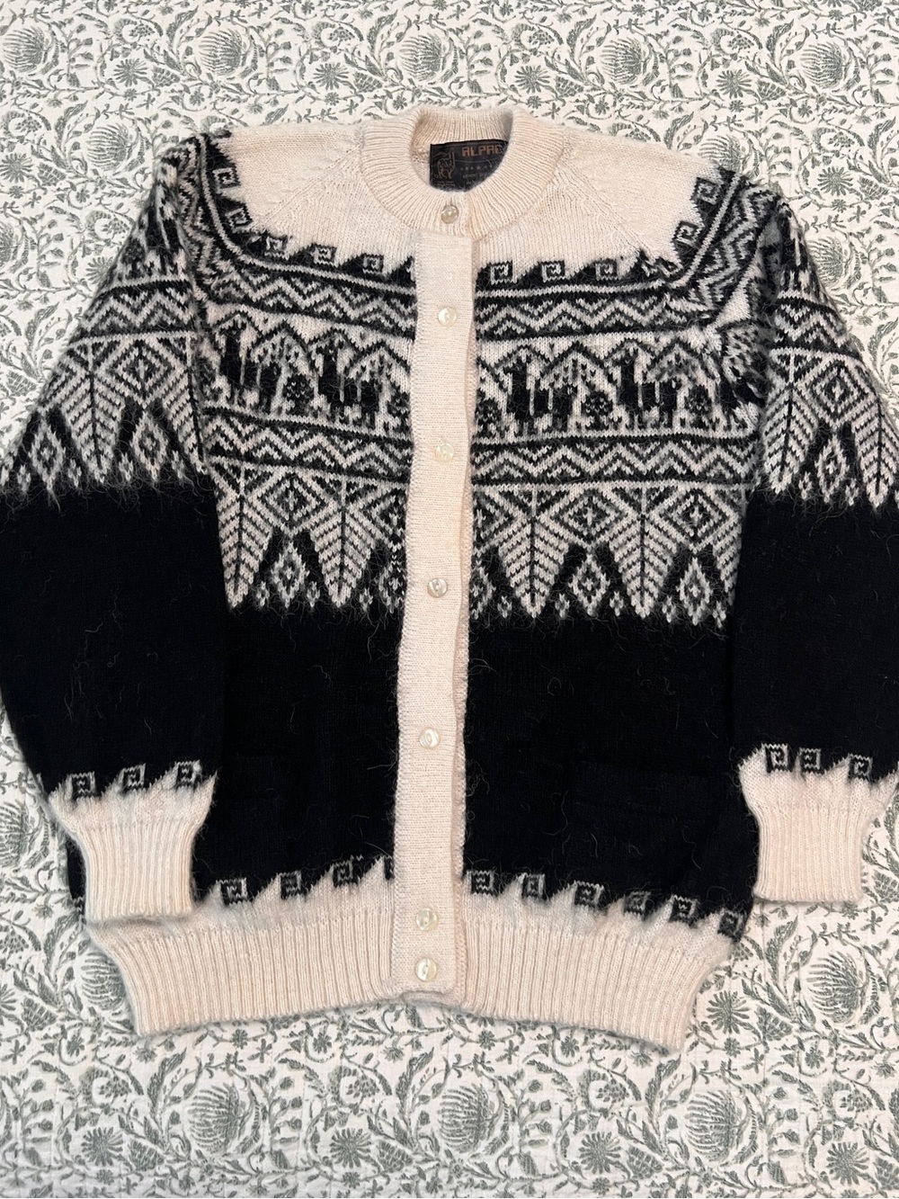 Vintage Peruvian Alpaca Knit Llama Patterned Black Cream Button-Up Cardigan